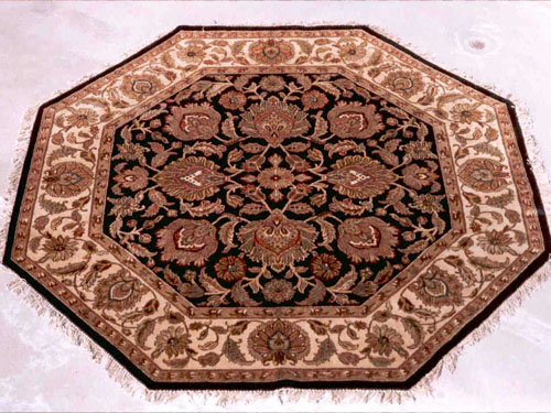 Octogen shape hand-knotted rug